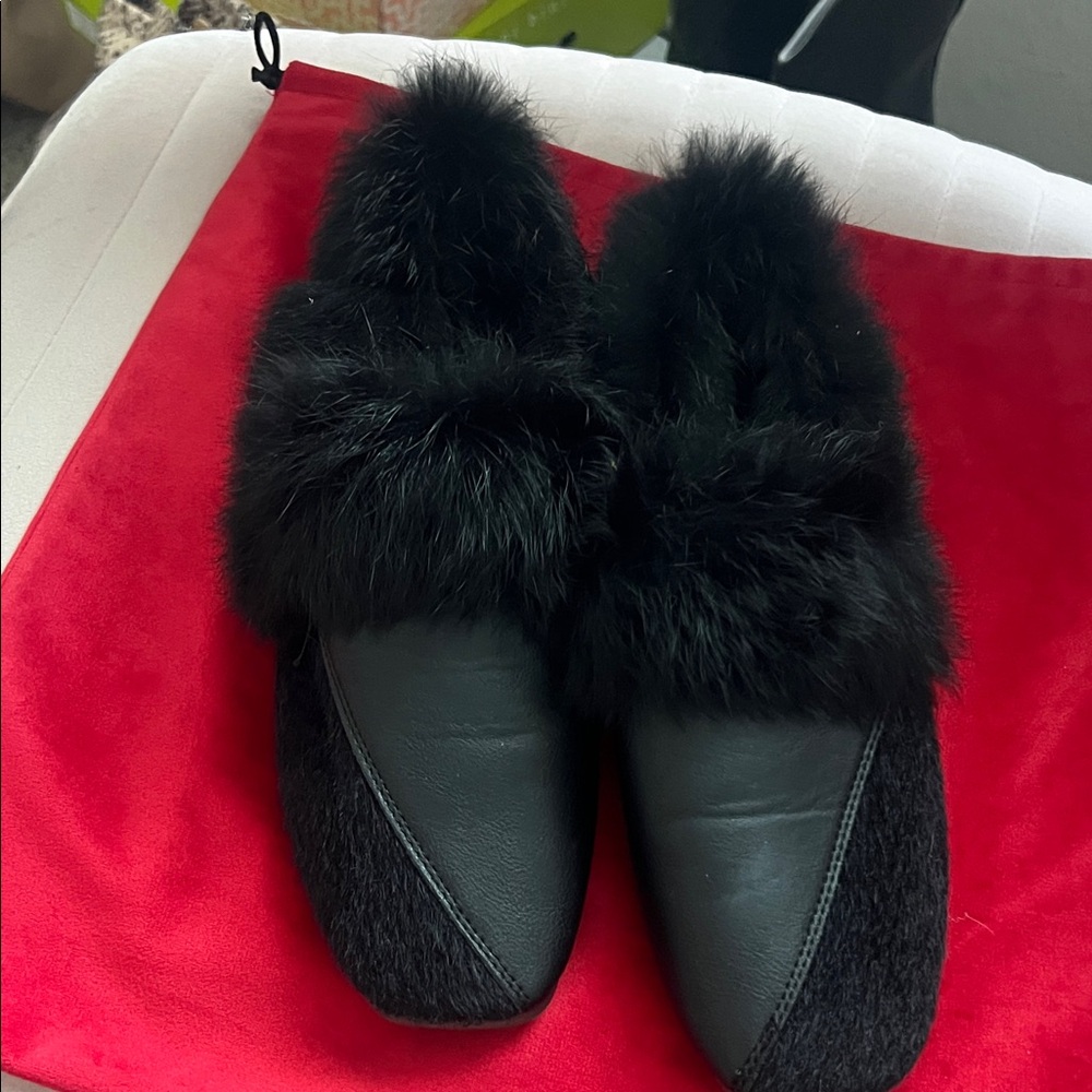 Elegant Black Fur-Trimmed Women's Shoes